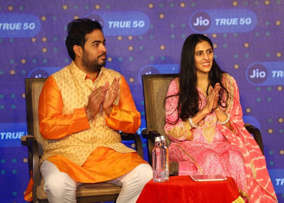 Nathdwara : Reliance Jio Infocomm Limited chairman Akash Ambani and his wife Shloka Mehta at the Shrinathji Temple town for starting the company's 5G powered Wi-Fi services, in Nathdwara on Saturday, October 22, 2022. (Photo:IANS)